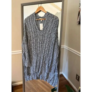 On The Land V‎ Neck Cable Knit Sweater Size Medium NWT